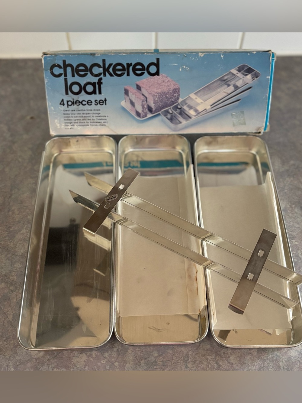 80's 4-Piece Checkerboard Loaf Set - Rectangle Loaf Tins - Cake Tins - Baking